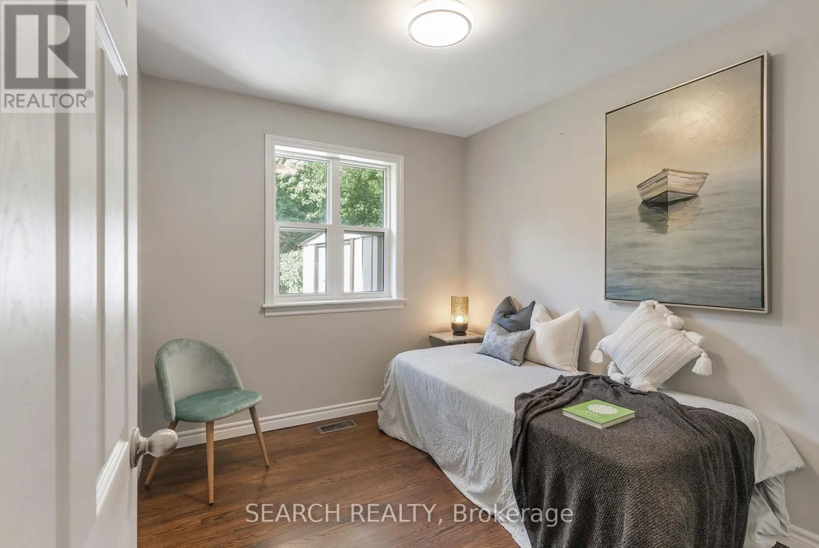 82 SOUTHMOOR DRIVE
