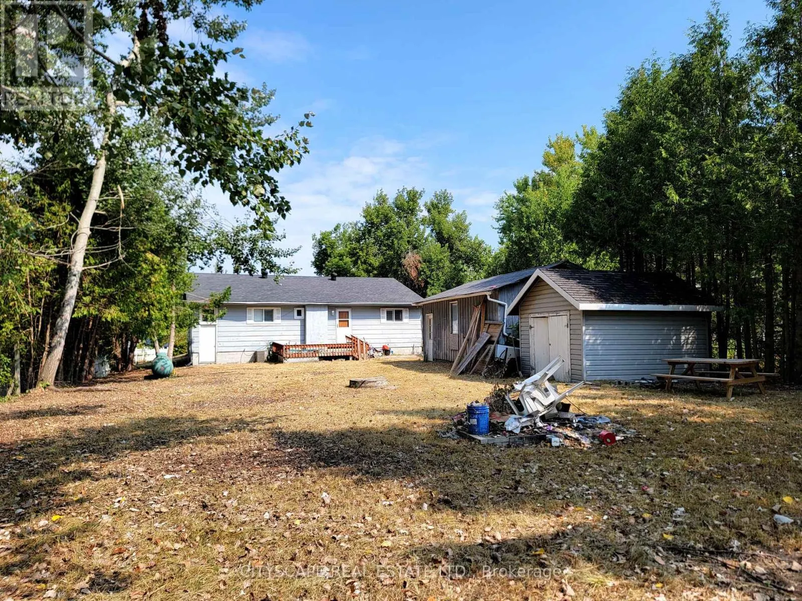 34 ROBINSON AVENUE