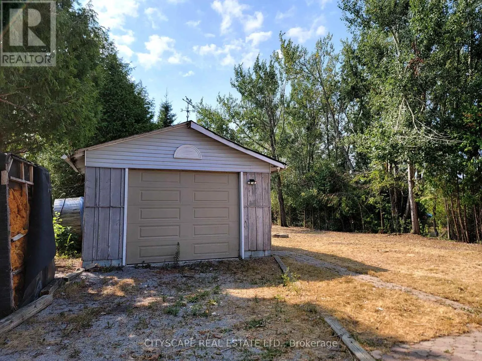 34 ROBINSON AVENUE
