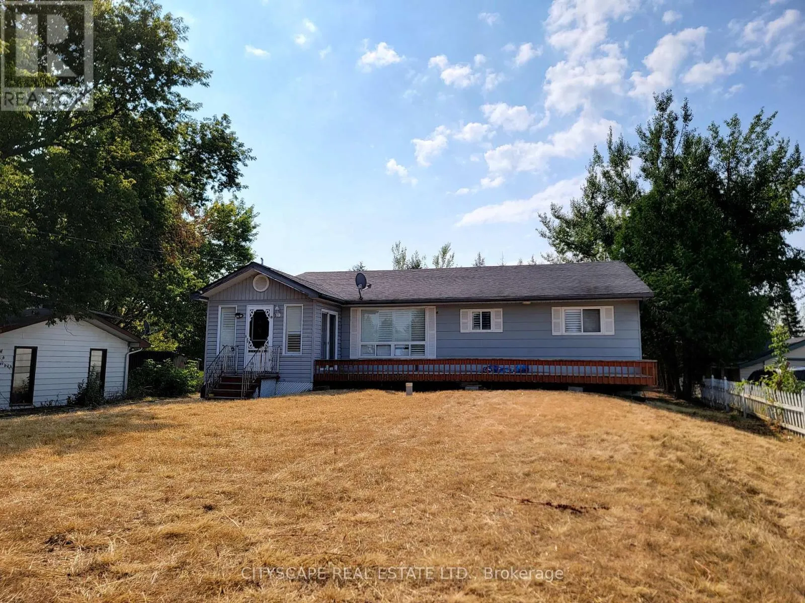34 ROBINSON AVENUE