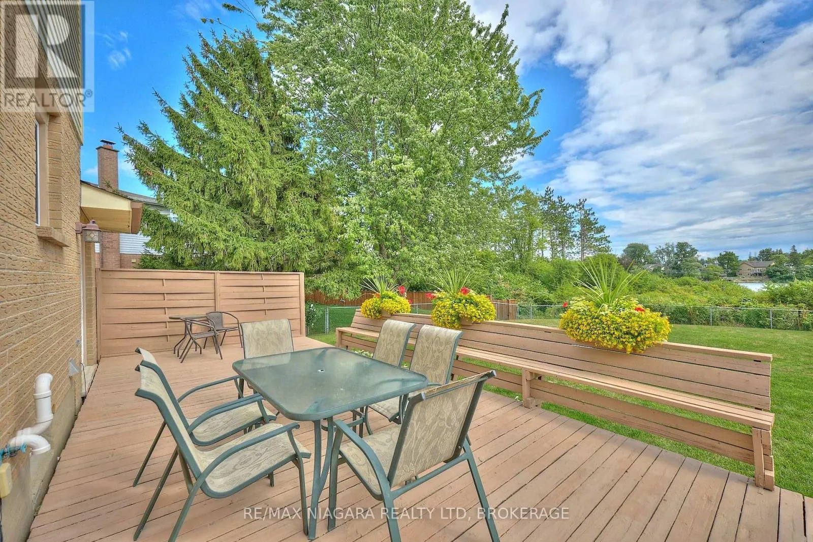12 LAMPMAN CRESCENT