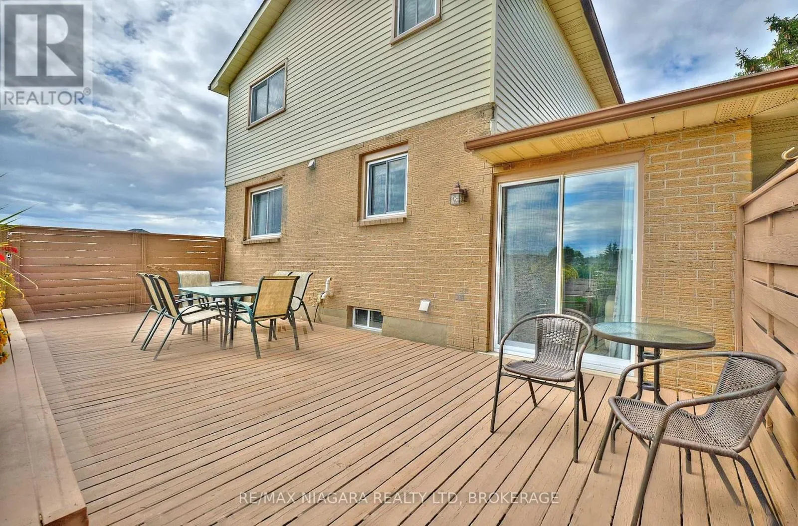 12 LAMPMAN CRESCENT