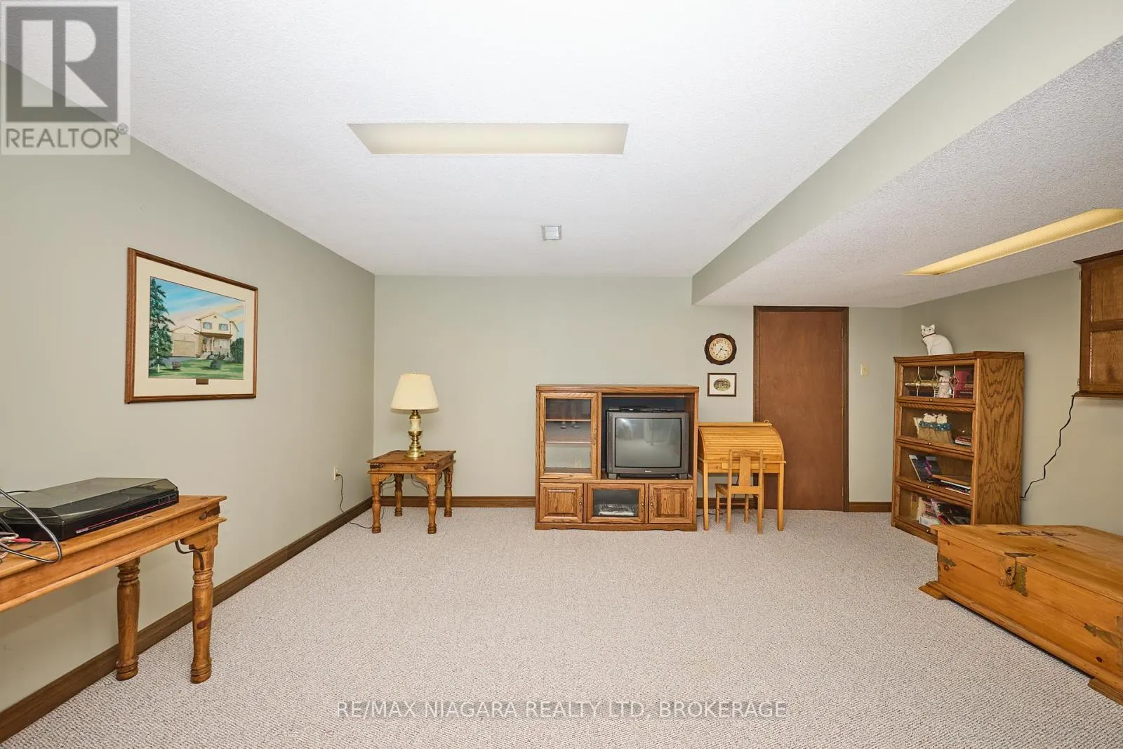 12 LAMPMAN CRESCENT