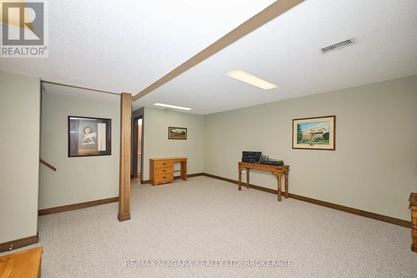 12 LAMPMAN CRESCENT