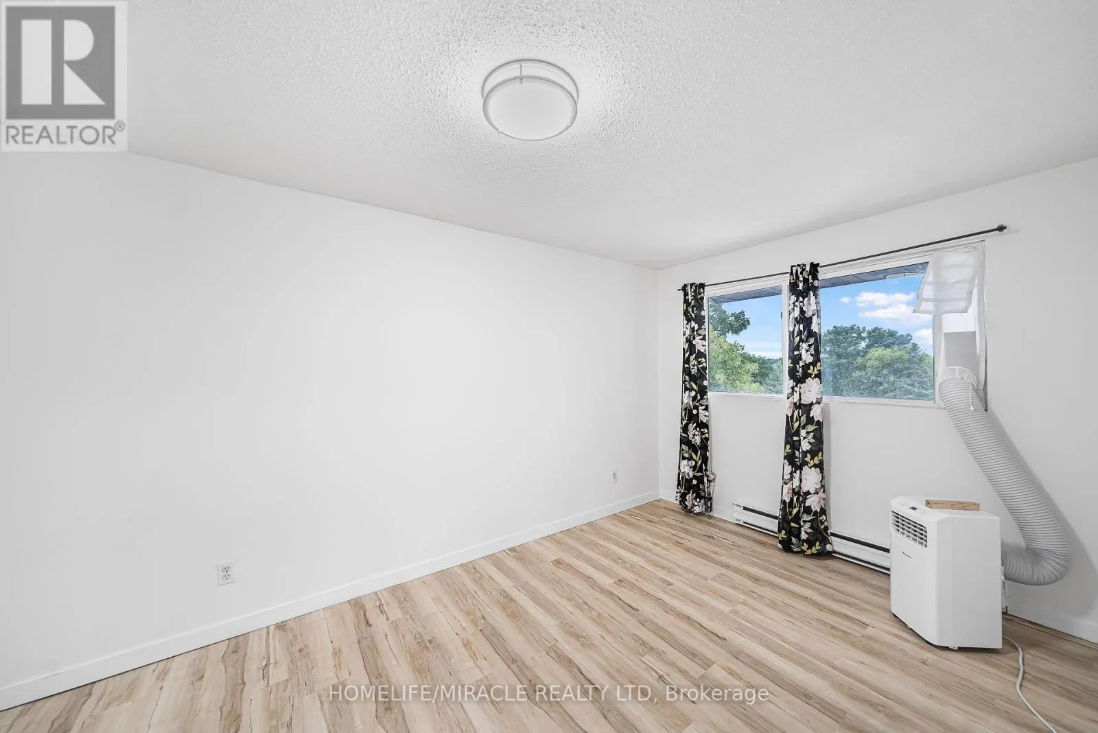 305 - 323 MAIN STREET W
