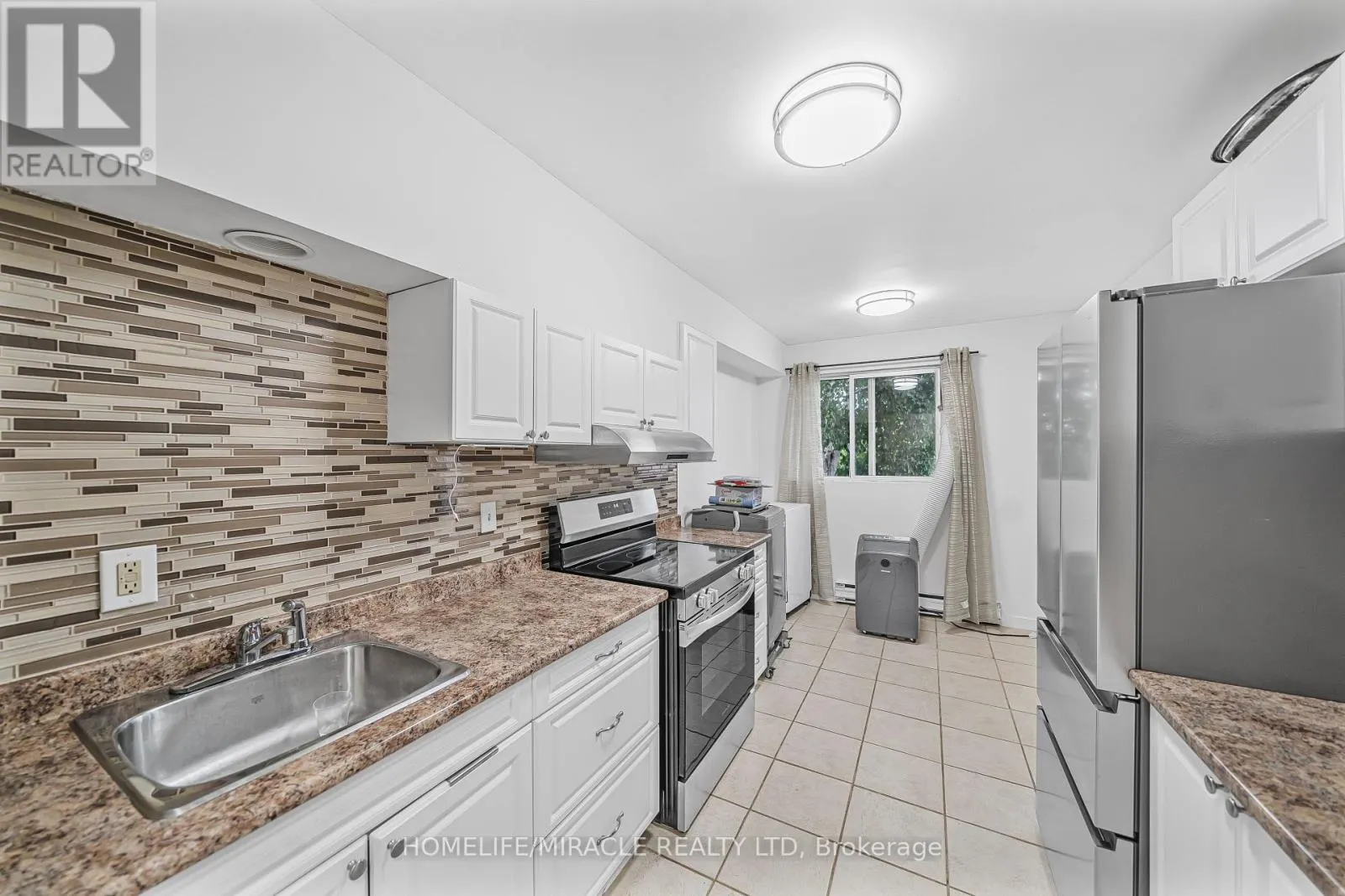 305 - 323 MAIN STREET W