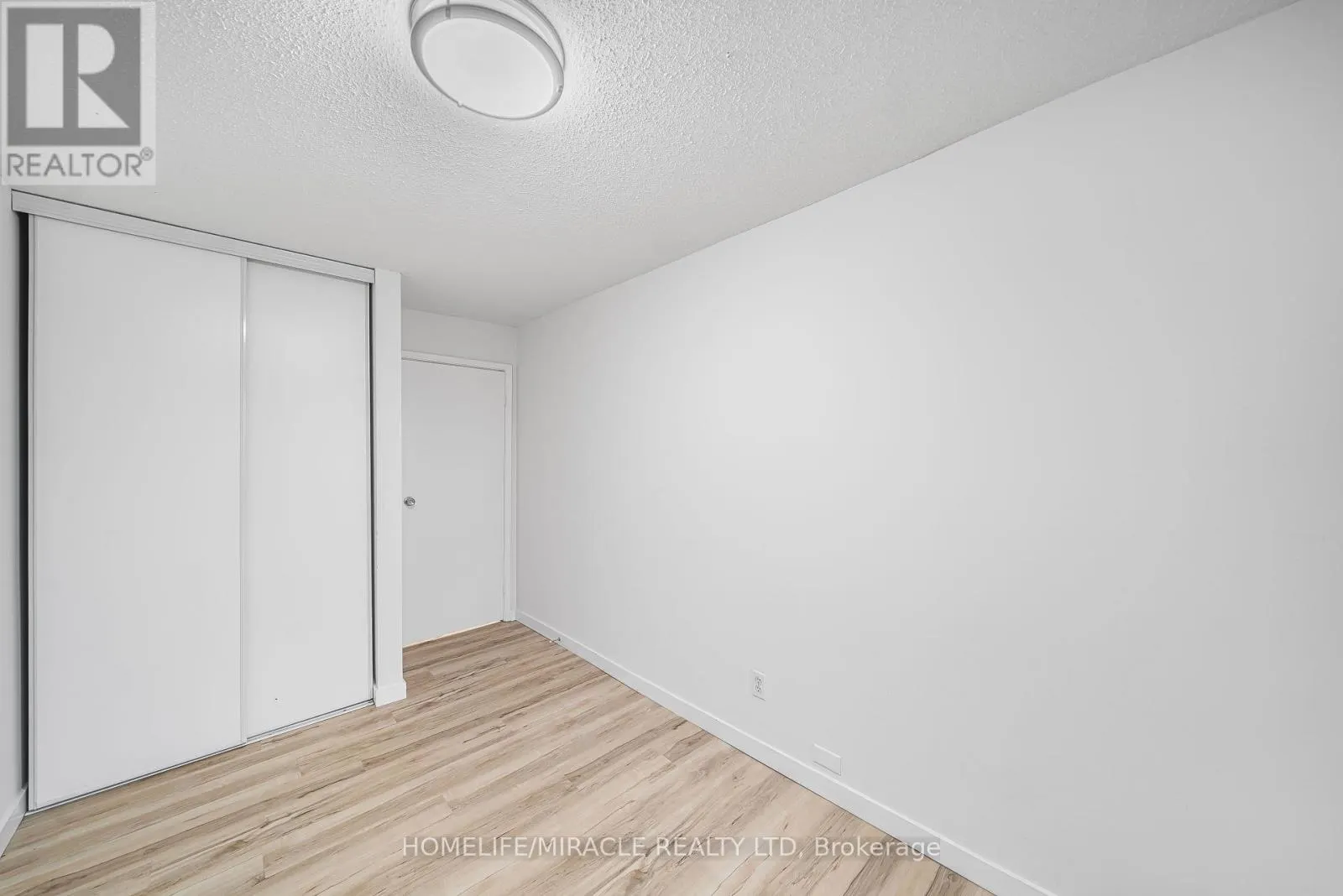 305 - 323 MAIN STREET W