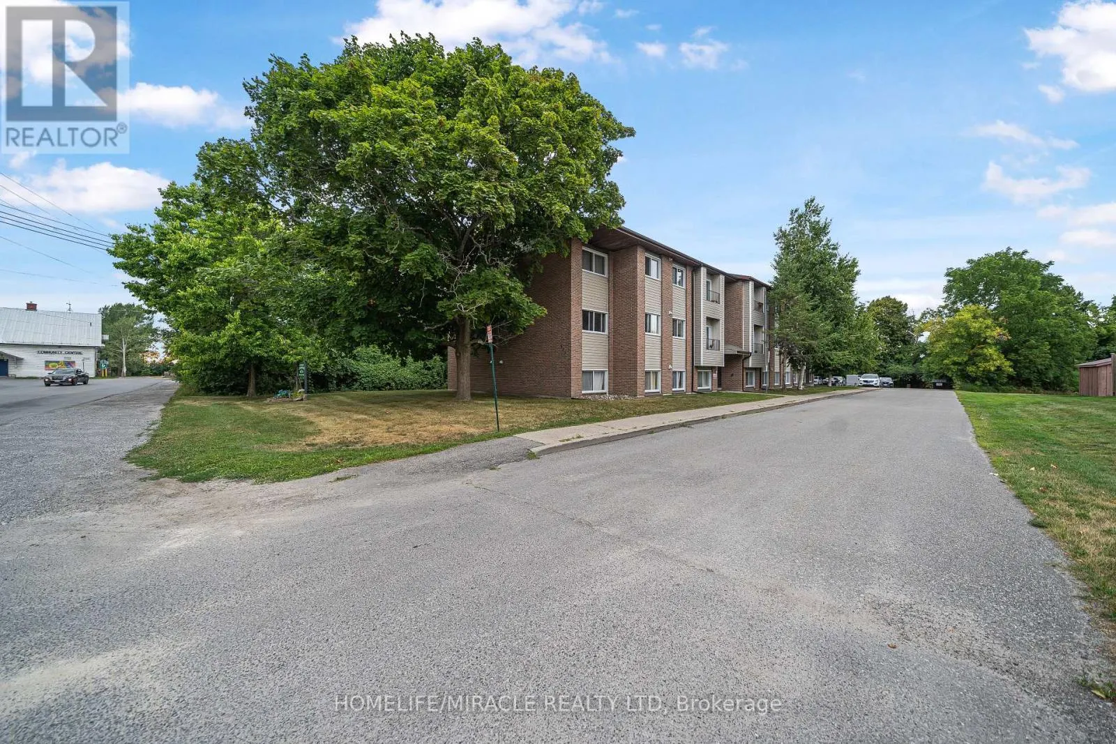 305 - 323 MAIN STREET W