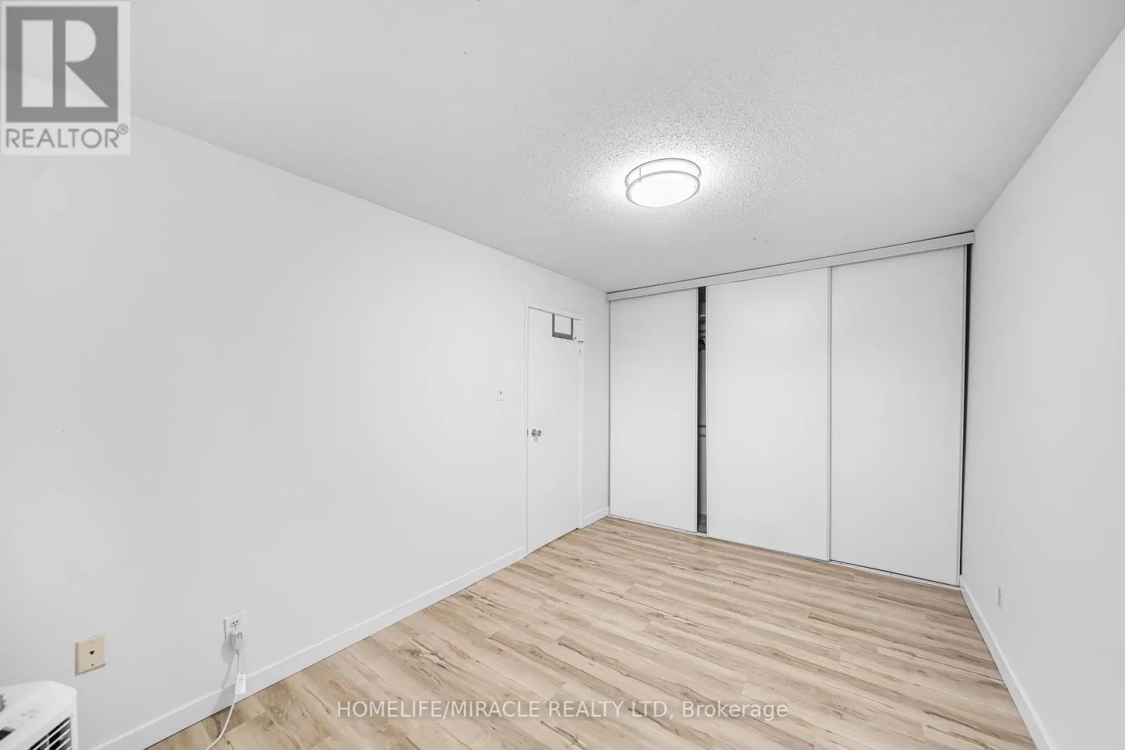 305 - 323 MAIN STREET W