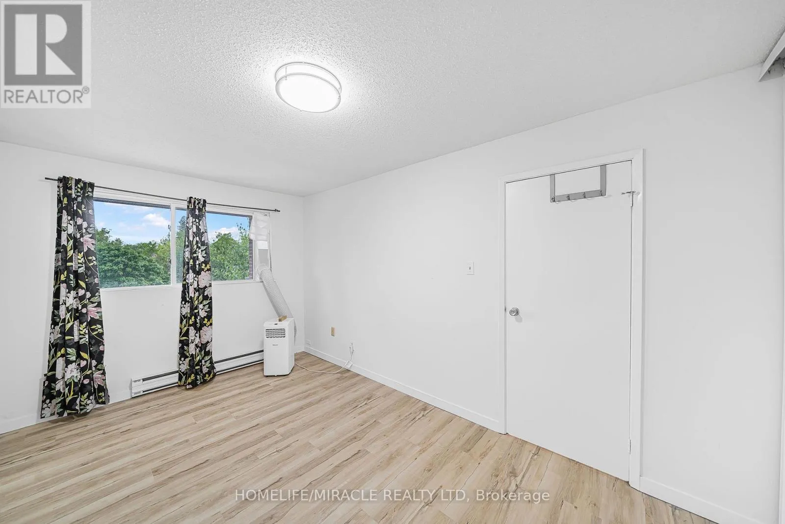 305 - 323 MAIN STREET W