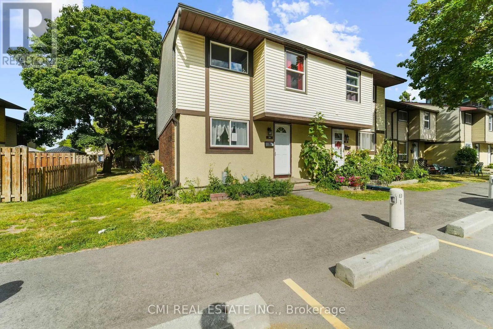 99 - 2570 SOUTHVALE CRESCENT