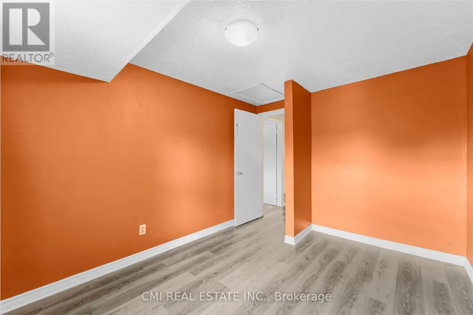 99 - 2570 SOUTHVALE CRESCENT