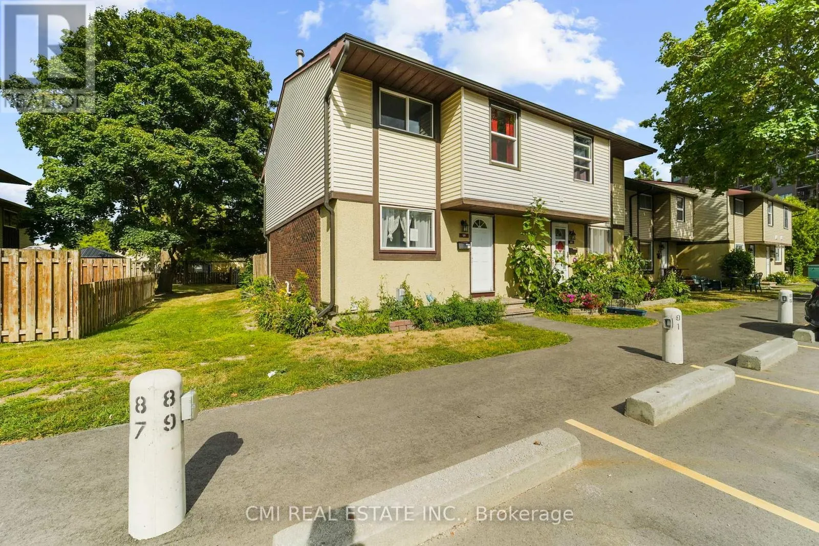 99 - 2570 SOUTHVALE CRESCENT