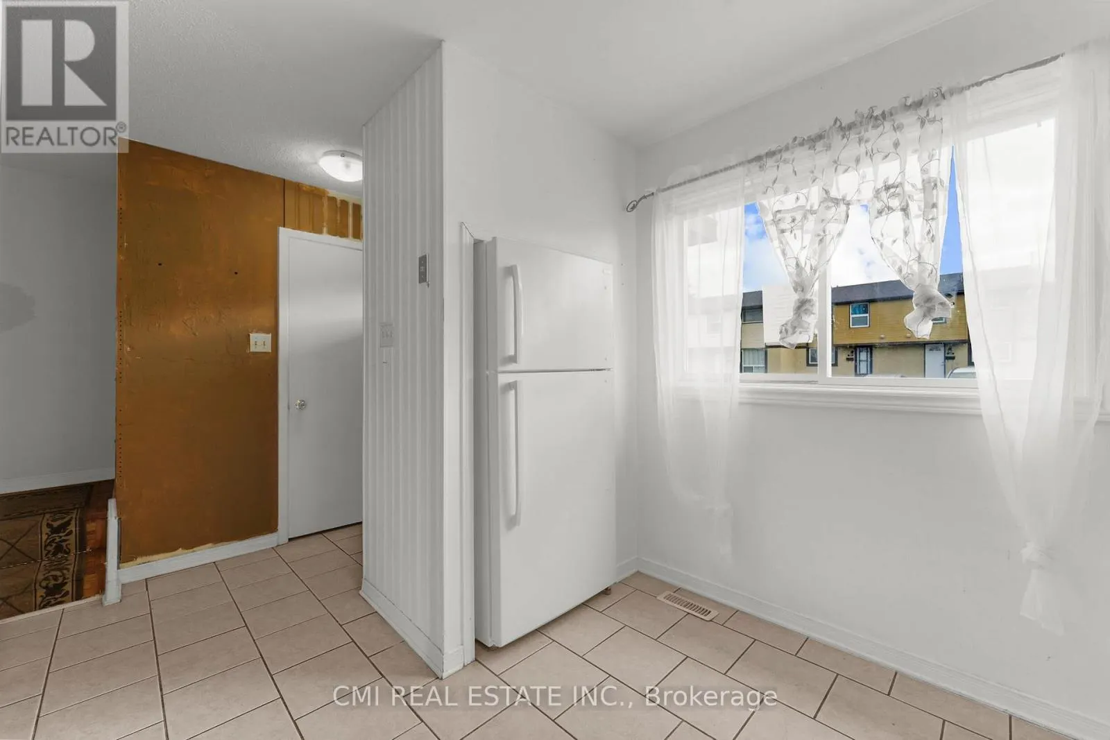 99 - 2570 SOUTHVALE CRESCENT
