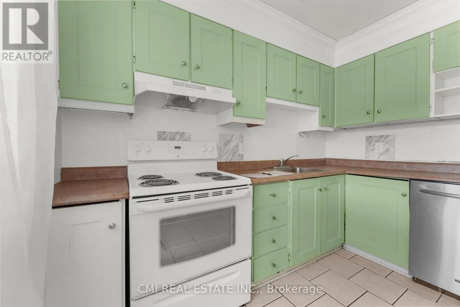 99 - 2570 SOUTHVALE CRESCENT