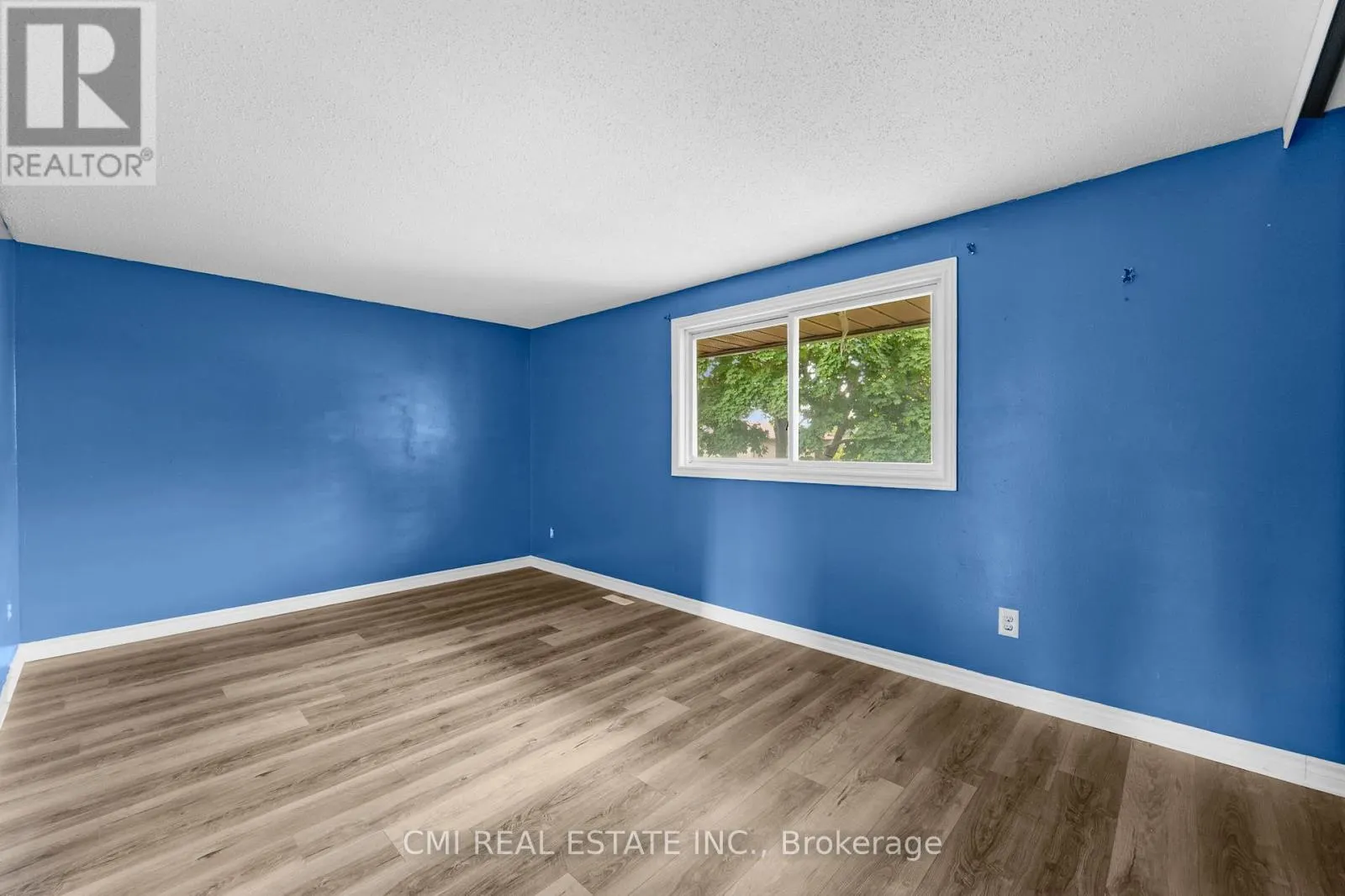 99 - 2570 SOUTHVALE CRESCENT