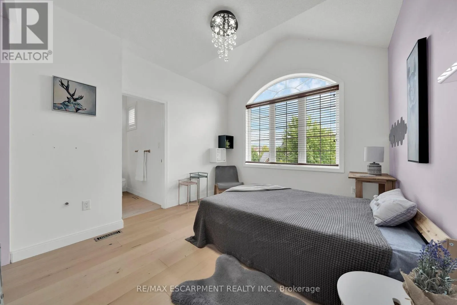48 MONTREAL CIRCLE