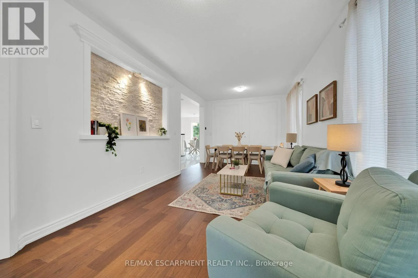 48 MONTREAL CIRCLE
