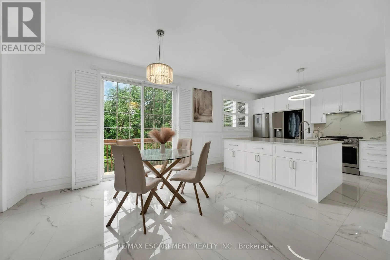 48 MONTREAL CIRCLE