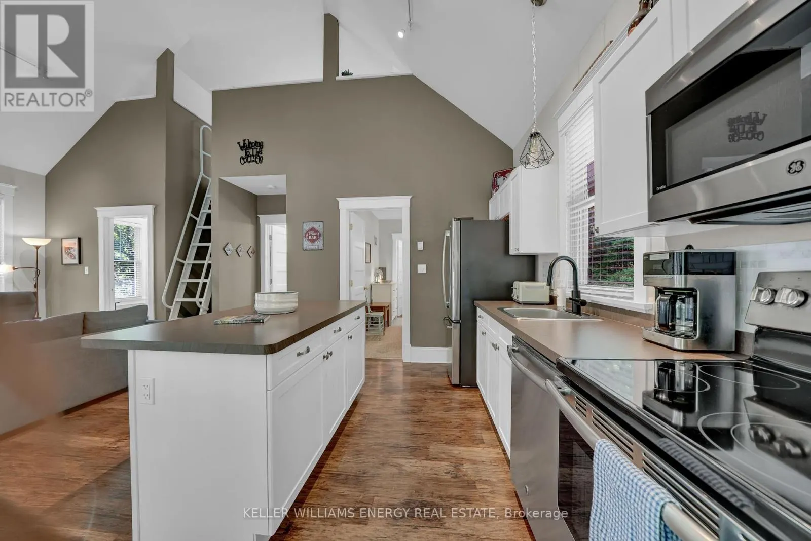2 PINE FOREST LANE