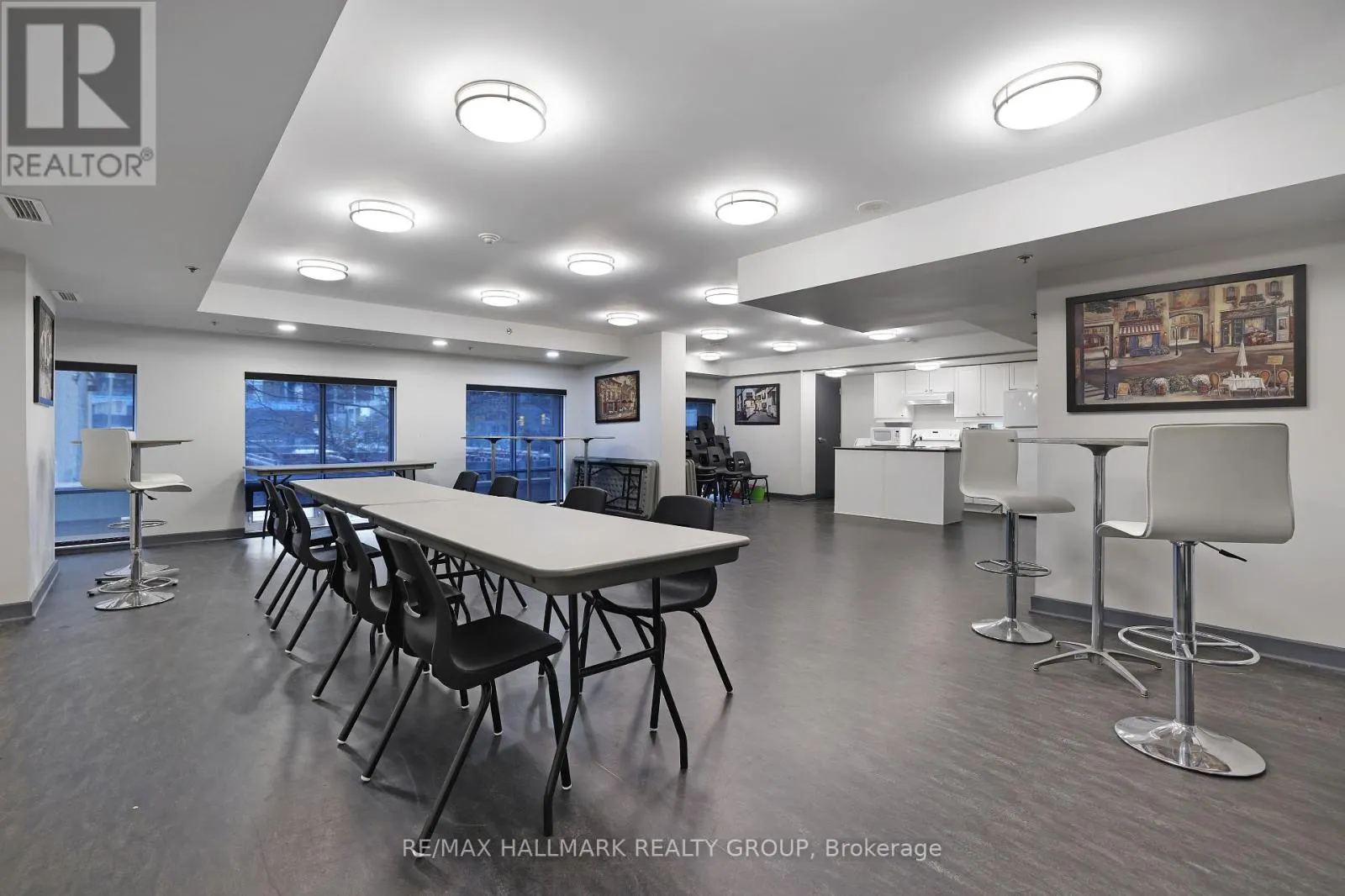 405 - 445 LAURIER AVENUE W