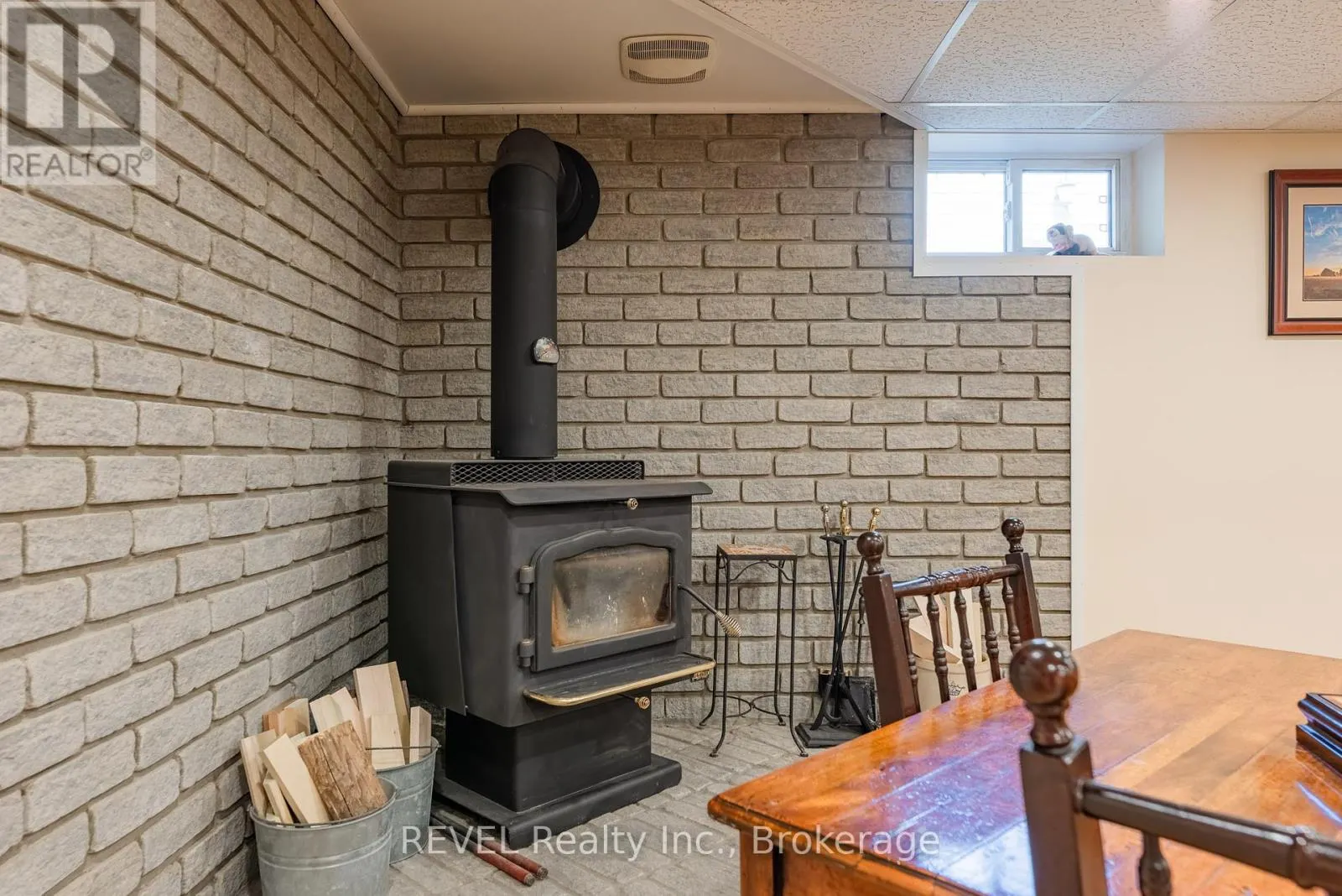 42 DUNKELD AVENUE