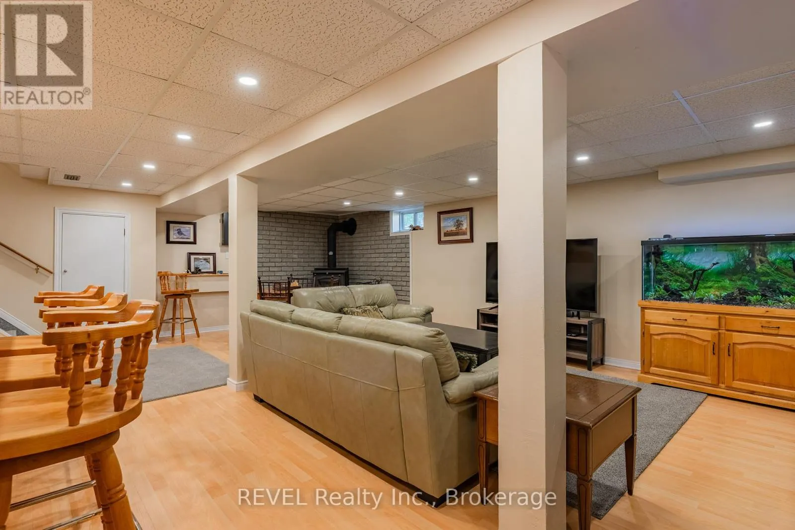 42 DUNKELD AVENUE