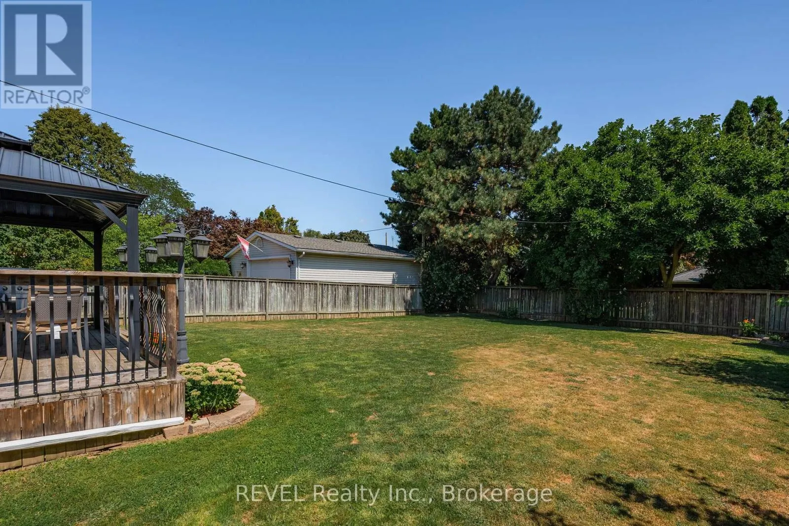 42 DUNKELD AVENUE