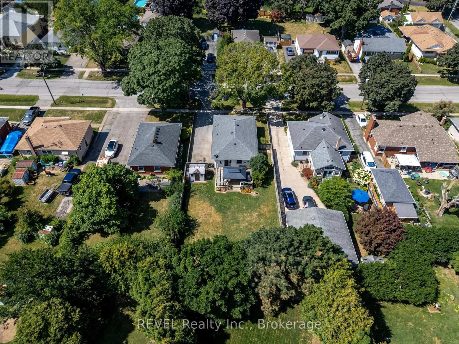 42 DUNKELD AVENUE