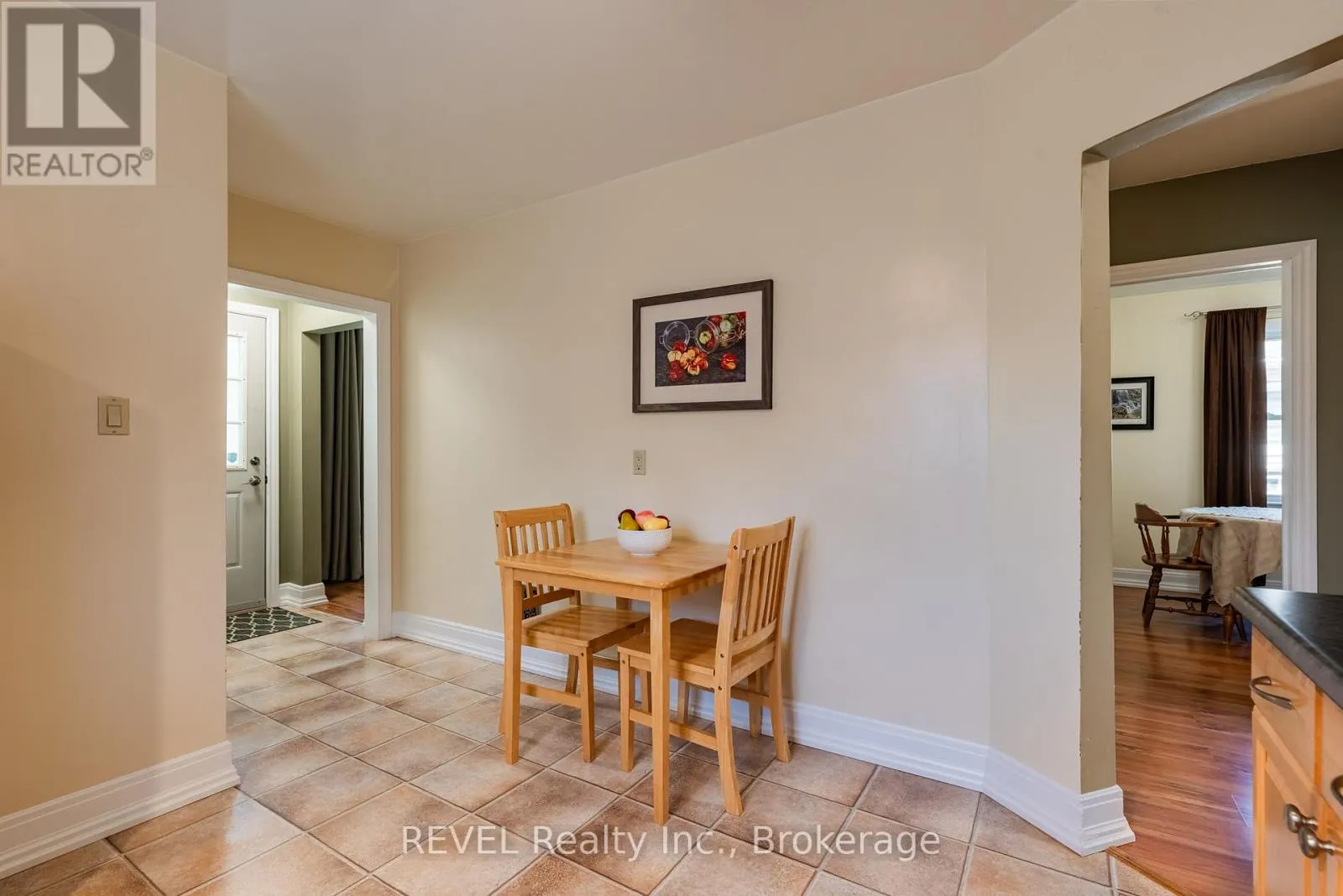 42 DUNKELD AVENUE