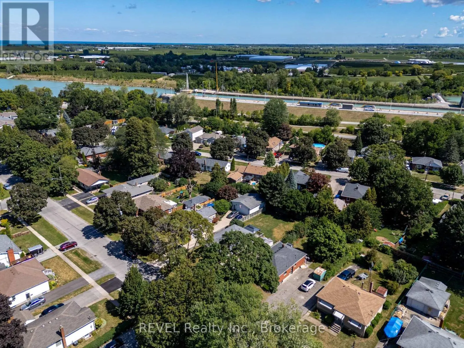 42 DUNKELD AVENUE