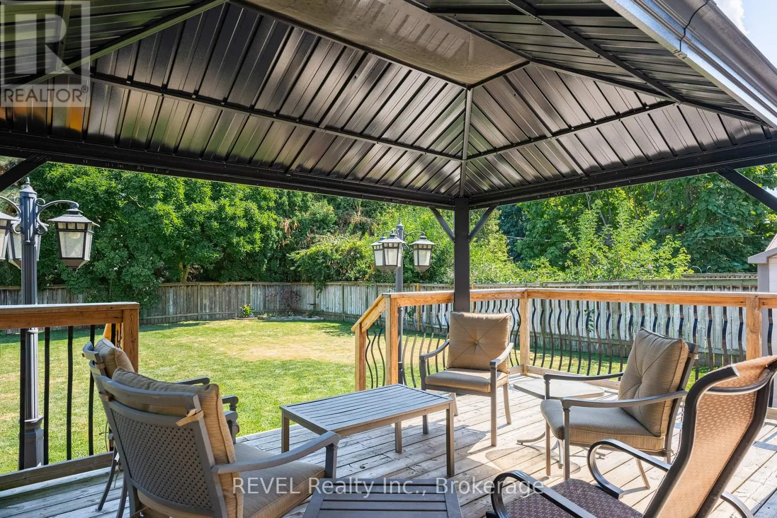 42 DUNKELD AVENUE