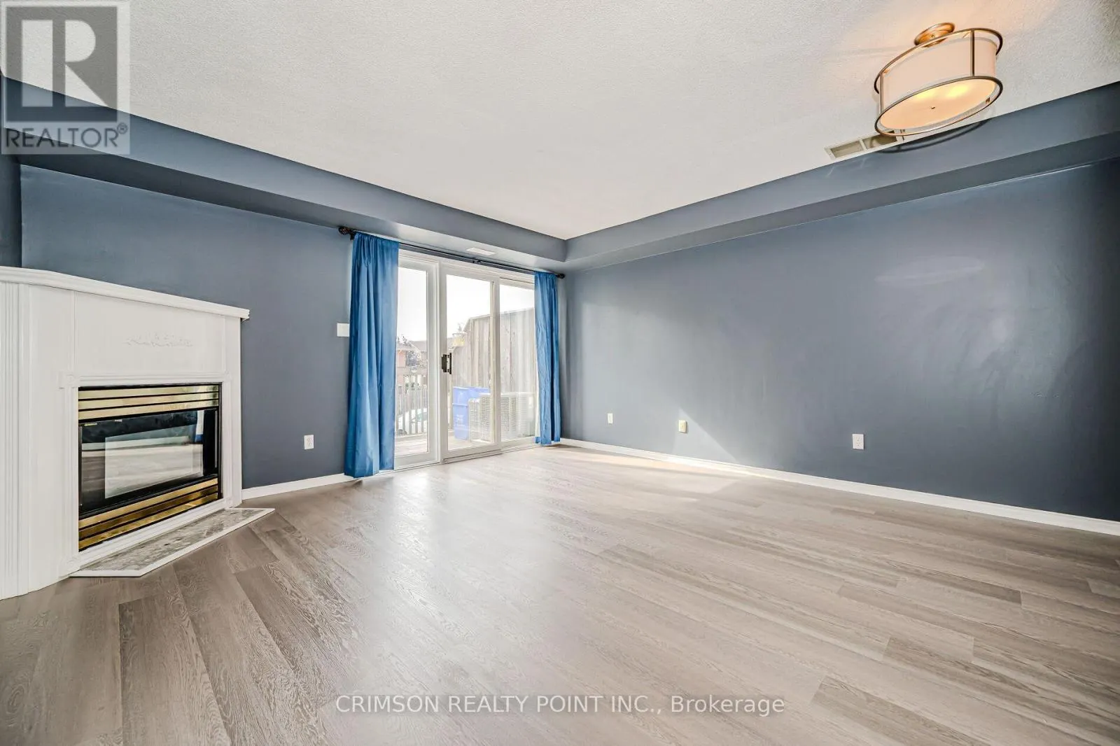 7 - 266 LIMERIDGE ROAD E