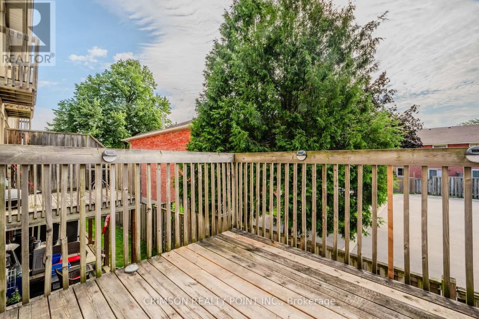 7 - 266 LIMERIDGE ROAD E