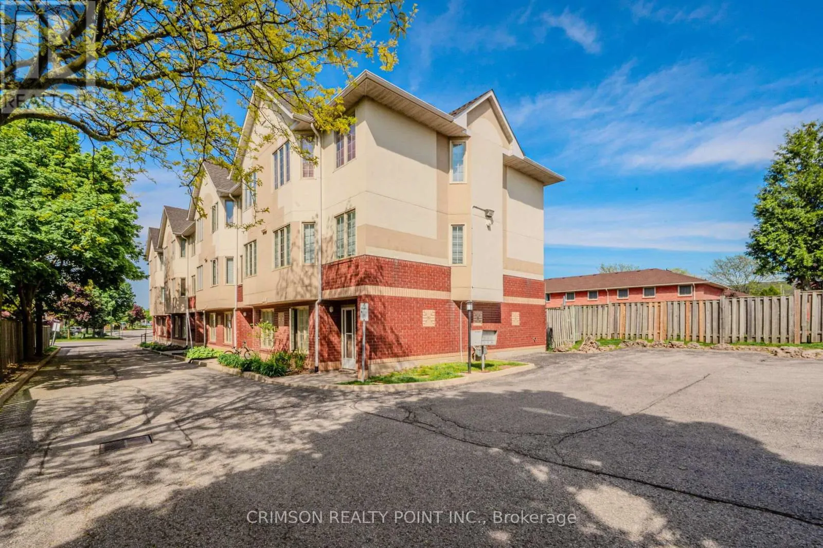 7 - 266 LIMERIDGE ROAD E