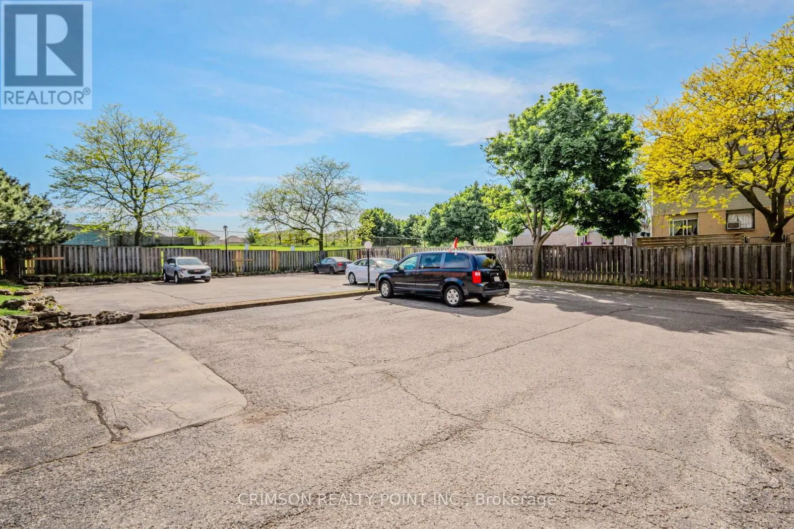 7 - 266 LIMERIDGE ROAD E