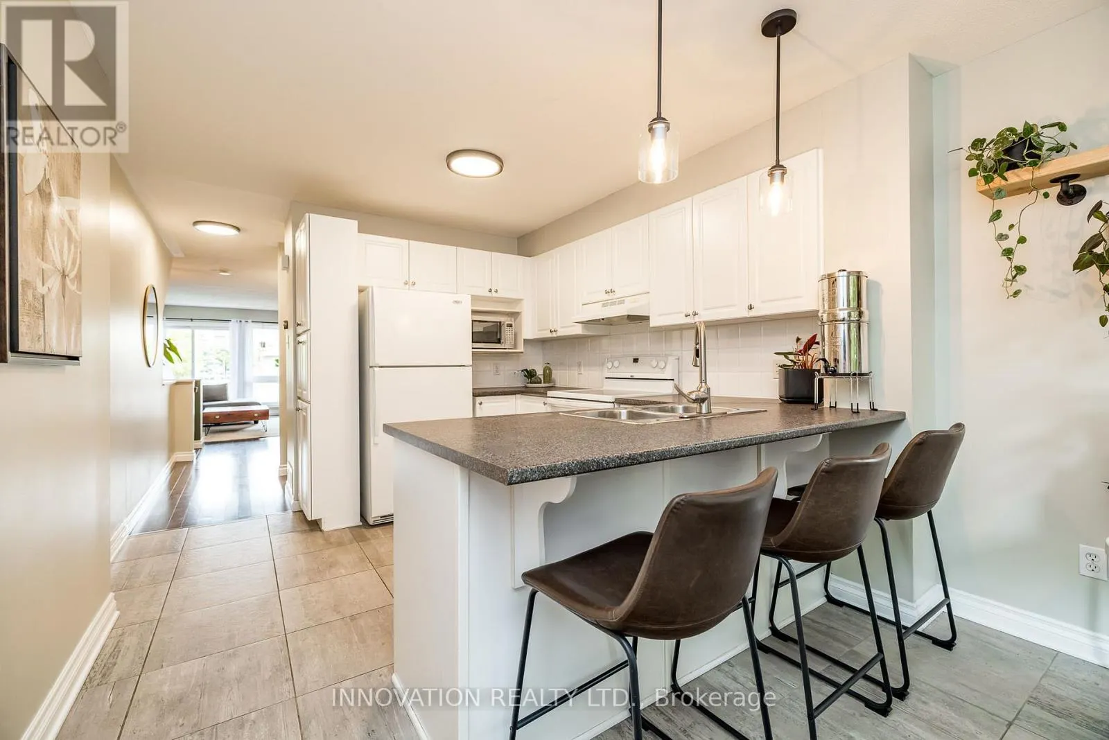 452 HILLSBORO PRIVATE