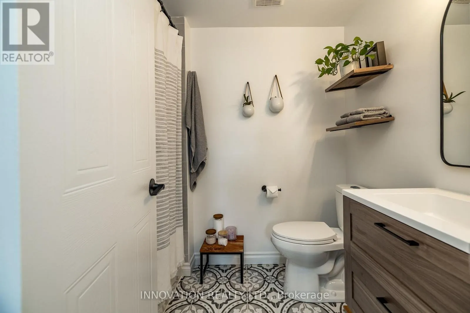 452 HILLSBORO PRIVATE