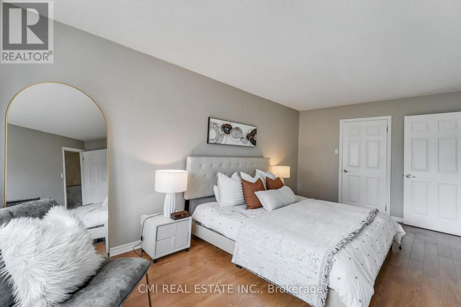 49 - 495 SIDNEY DRIVE