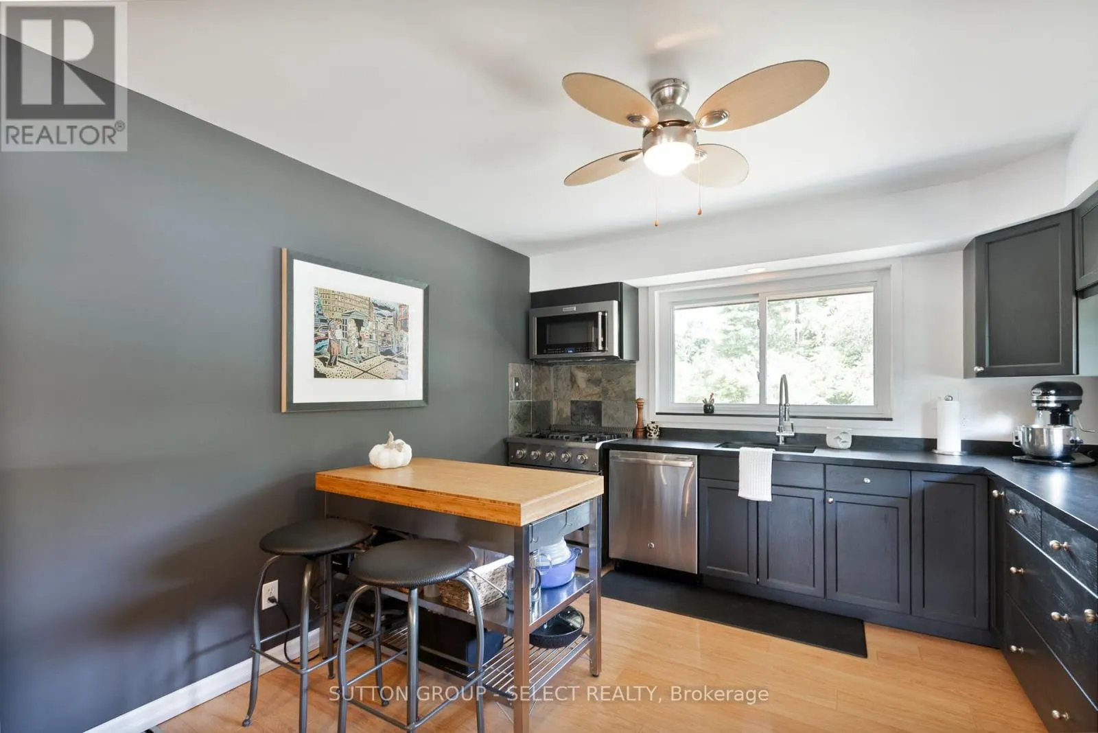 20979 LAKESIDE DRIVE
