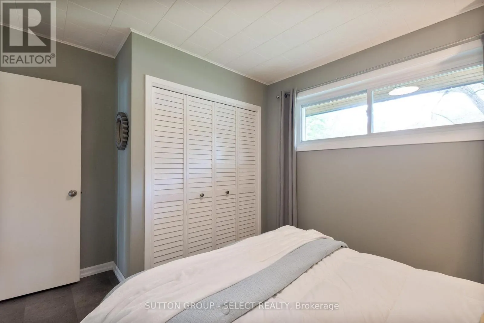 20979 LAKESIDE DRIVE