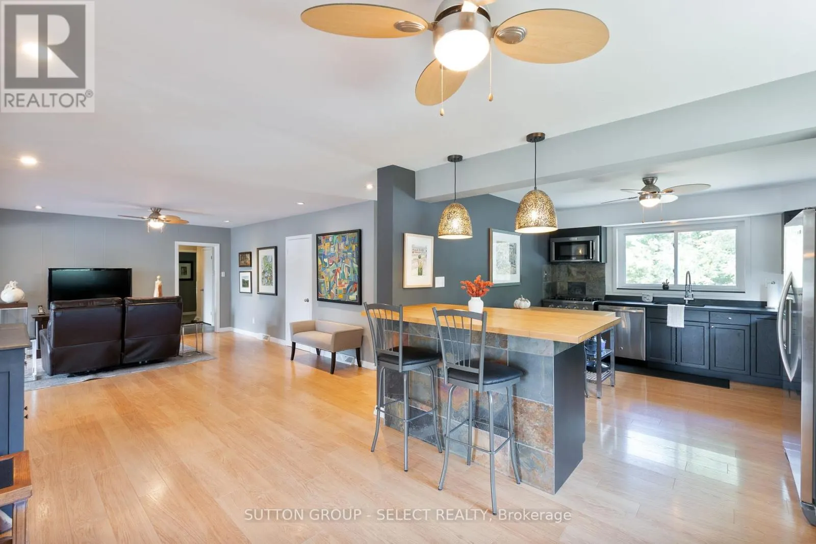 20979 LAKESIDE DRIVE