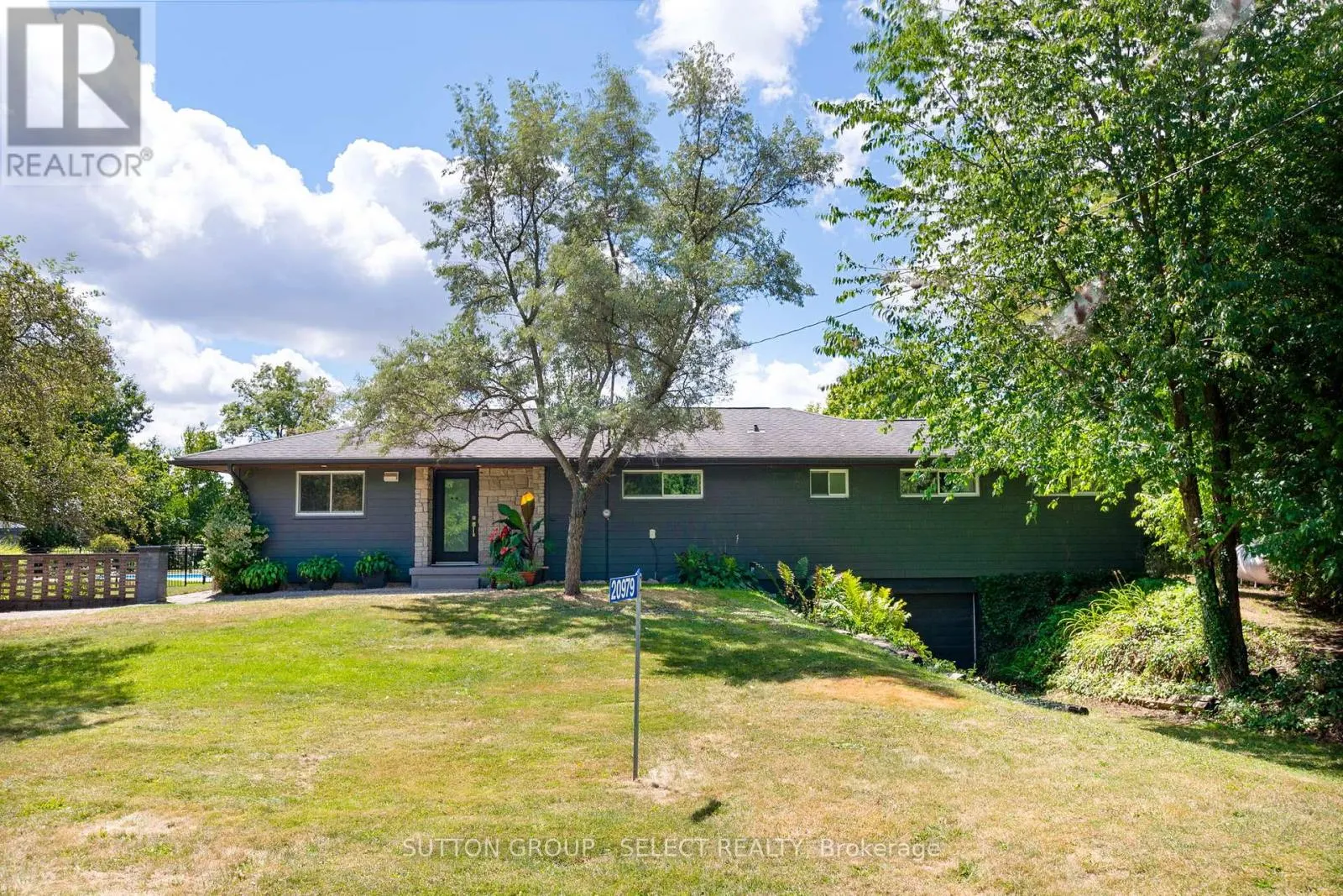20979 LAKESIDE DRIVE