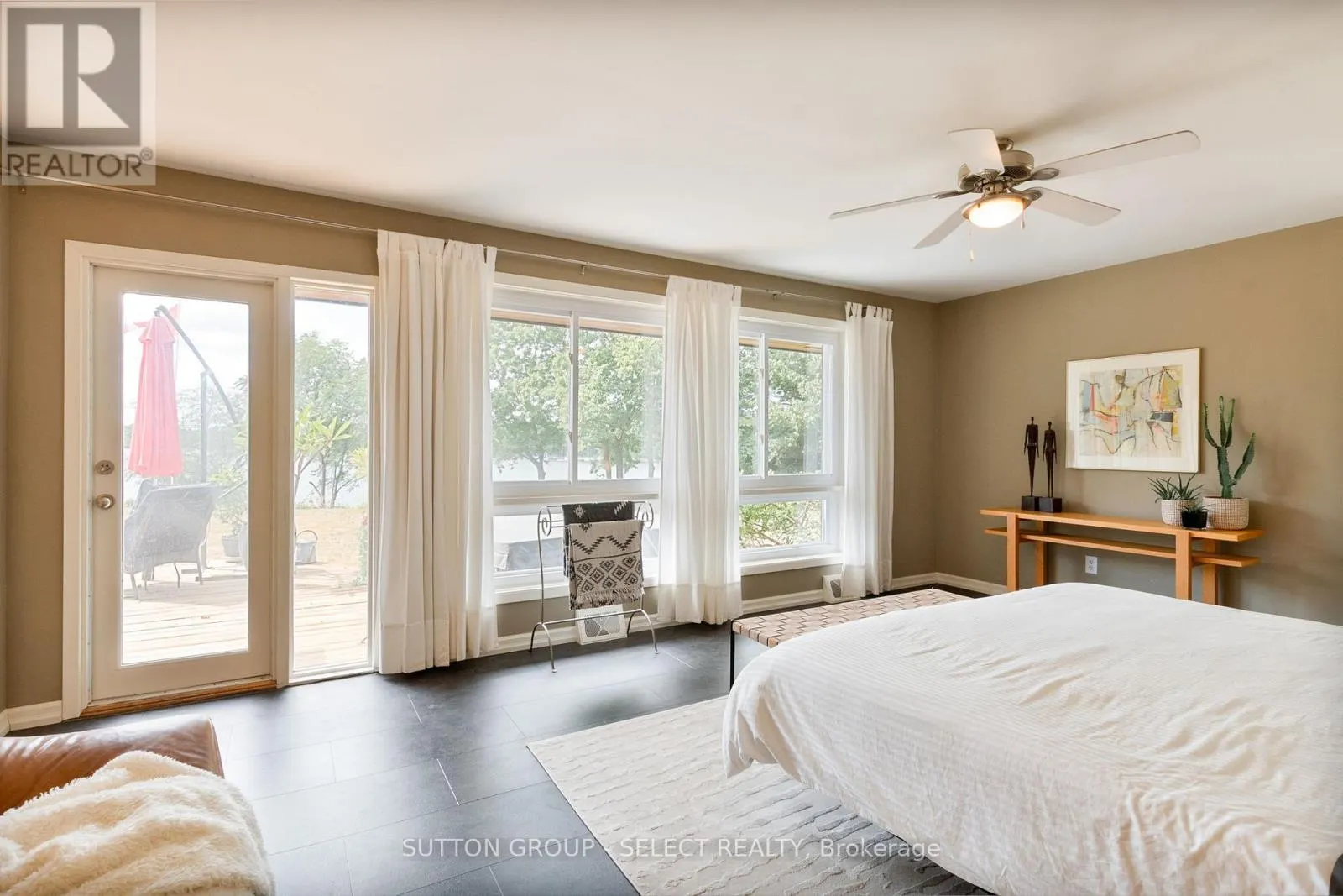20979 LAKESIDE DRIVE