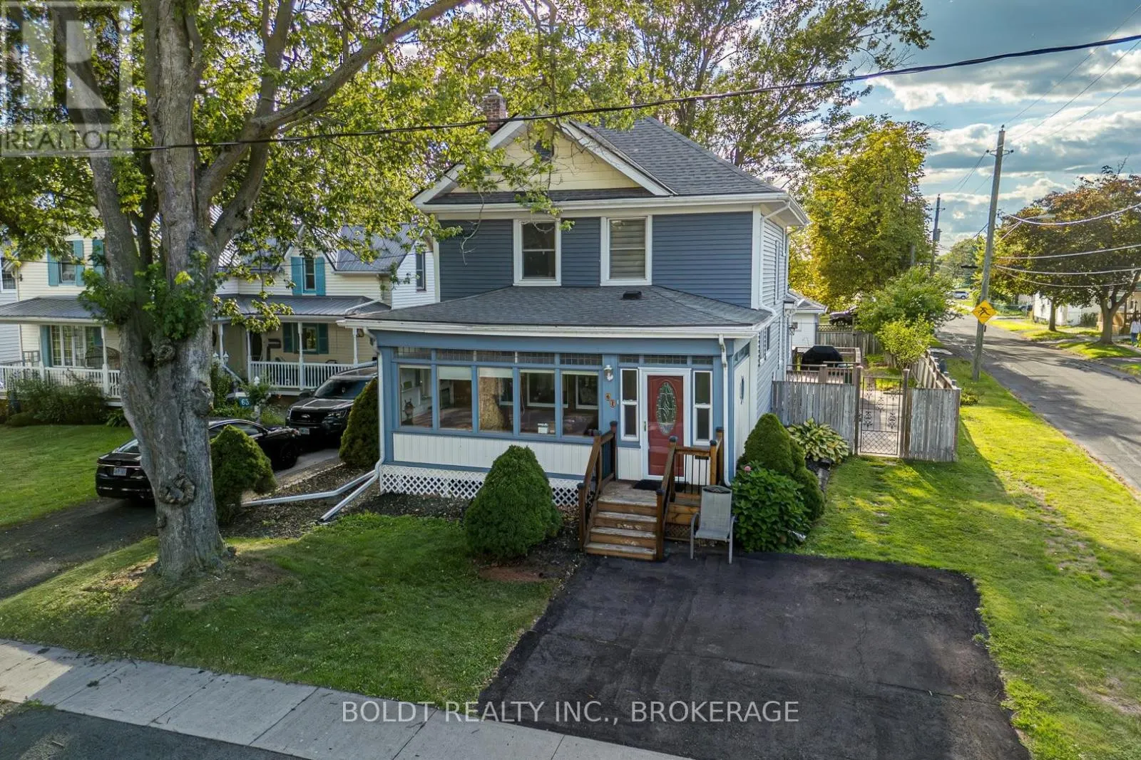 61 WELLAND STREET S