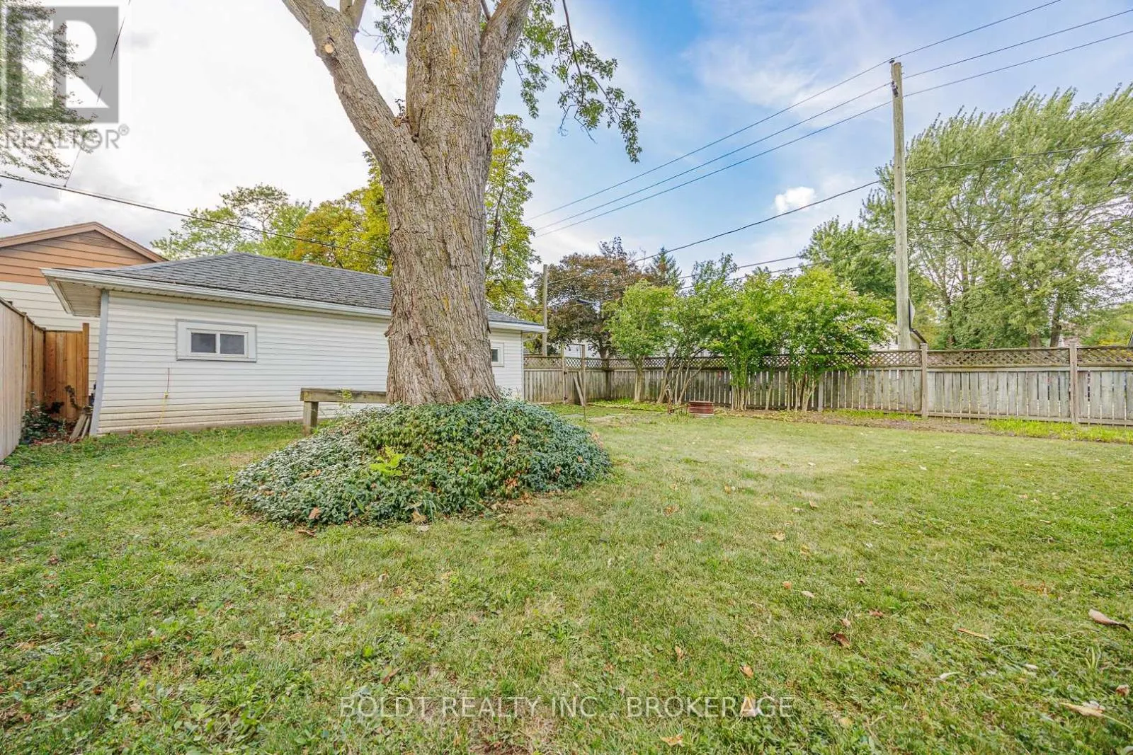 61 WELLAND STREET S