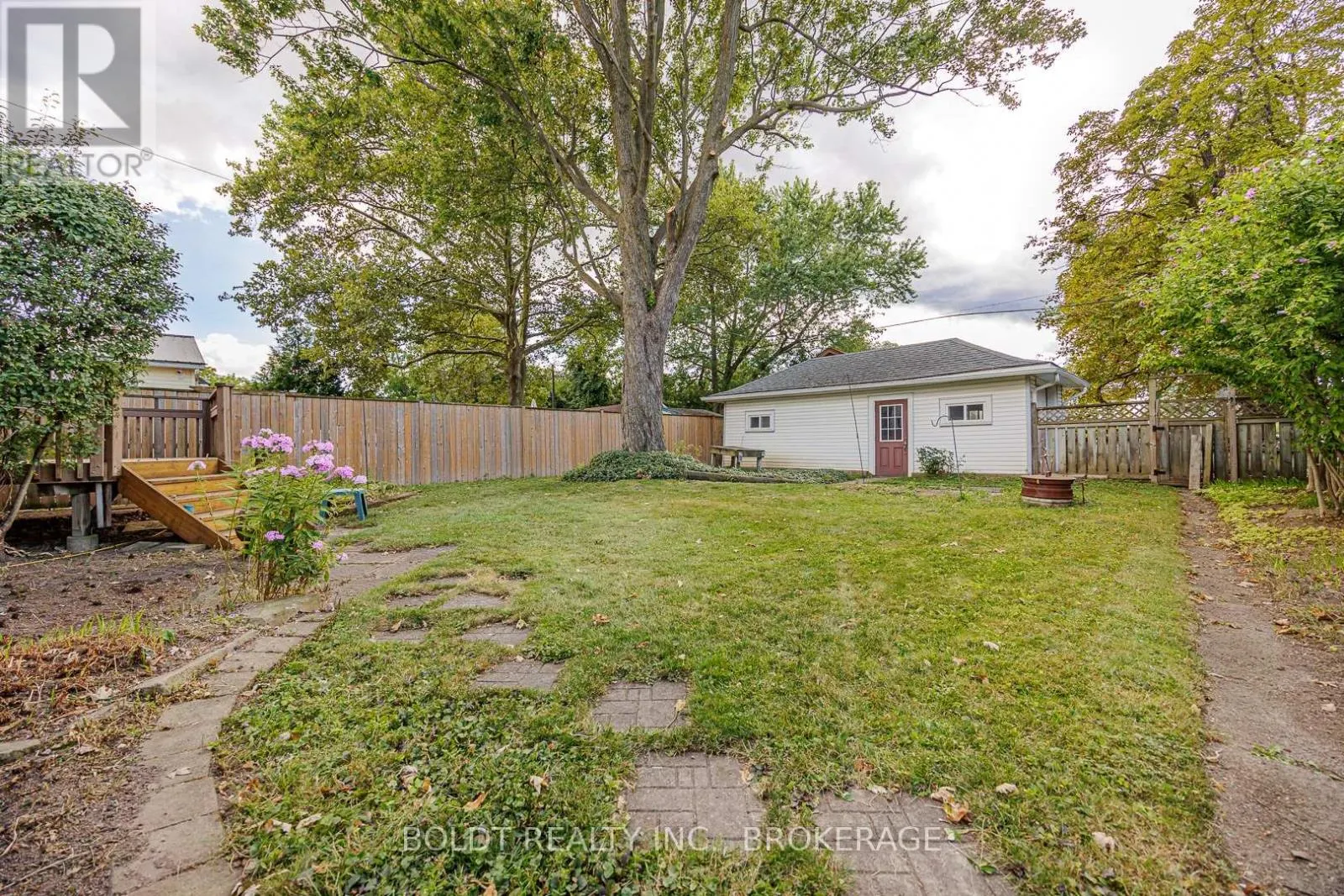 61 WELLAND STREET S