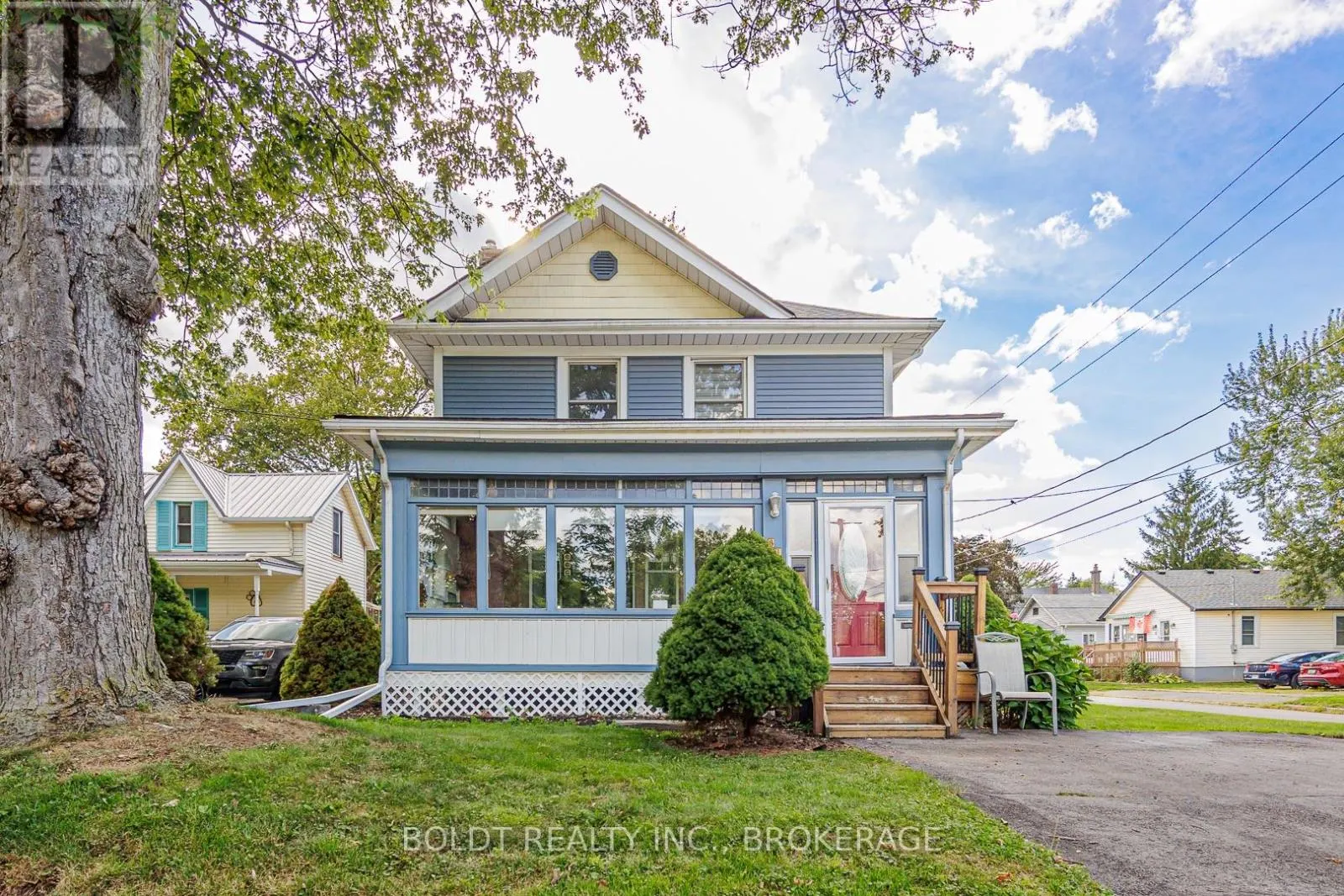 61 WELLAND STREET S