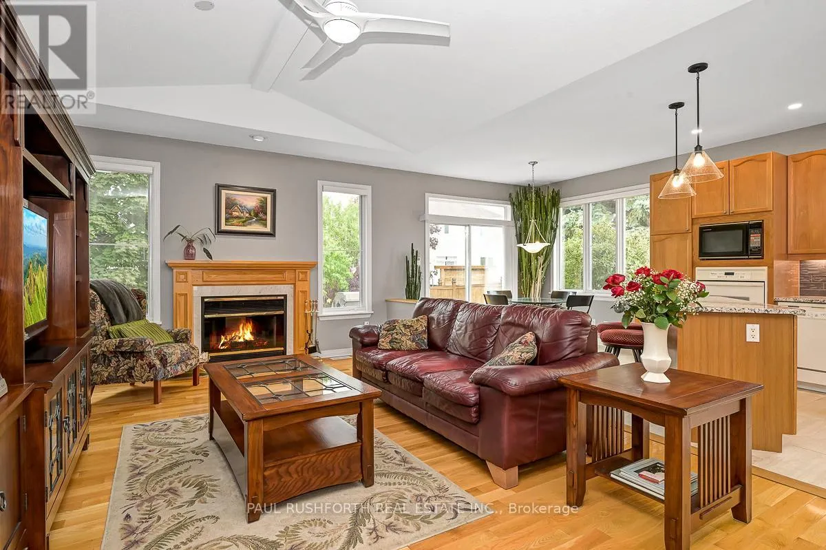 48 GREENHAVEN CRESCENT