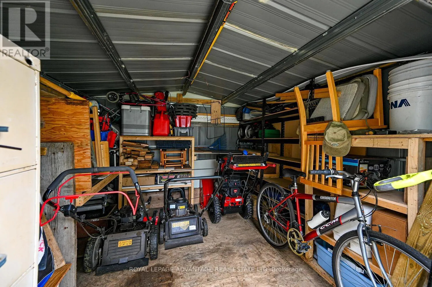 8 BRIDLE PATH N